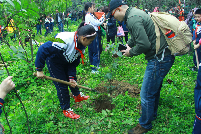播种植树 - 呵护生命成长-广州搏翱亲子拓展